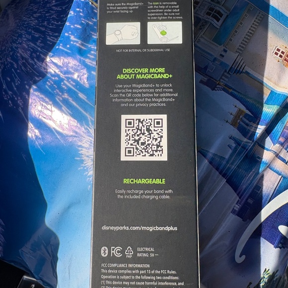 Disney Parks Magic Band Christmas Holiday MagicBand+ New Unlinked Never opened - Picture 3 of 6